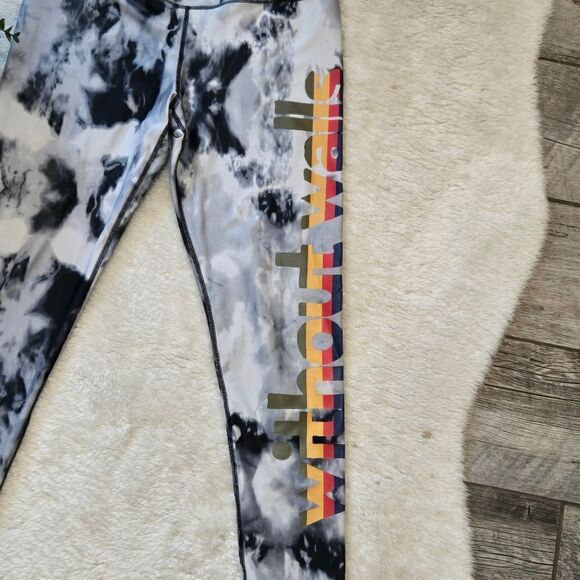 Urban Outfitters Without Walls Engineered Ankle Leggings, Size Large - Picture 11 of 11